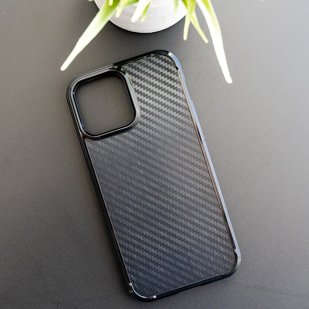 Estuche SPIGEN estilo fibra de carbon negro - IPHONE 12 / PRO 6.1