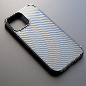 Estuche SPIGEN estilo fibra de carbon negro - IPHONE 13